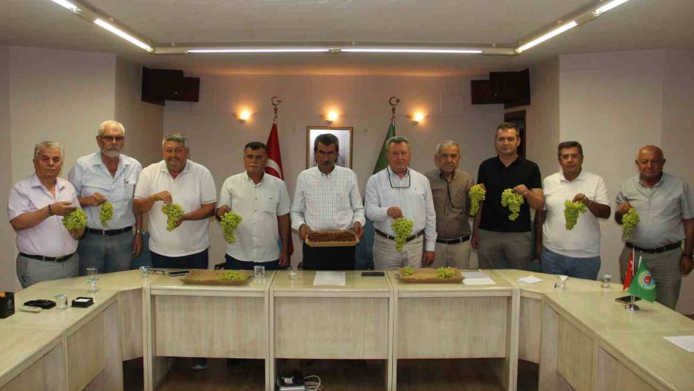 Kuru &uuml;z&uuml;m &uuml;reticisinden taban fiyat &ccedil;ağrısı
