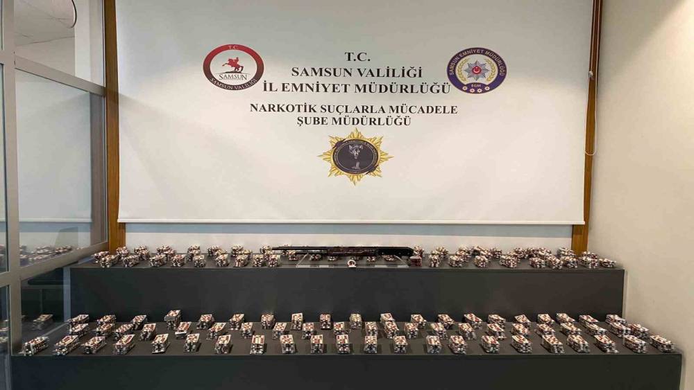 Samsun&rsquo;da ikamette 13 bin 48 sentetik ecza hap ele ge&ccedil;irildi
