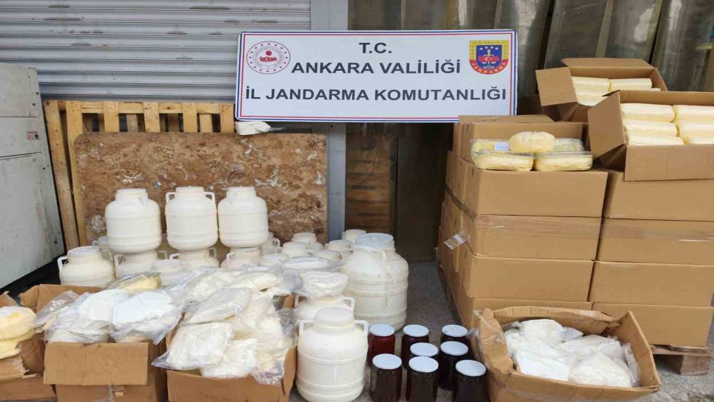 Ankara&rsquo;da sahte gıda operasyonu: 838 kilogram s&uuml;t ve s&uuml;t &uuml;r&uuml;n&uuml; ele ge&ccedil;irildi
