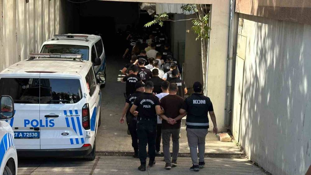 Gaziantep&rsquo;te organize su&ccedil; &ouml;rg&uuml;t&uuml;ne y&ouml;nelik operasyonda 28 ş&uuml;pheli adliyeye sevk edildi
