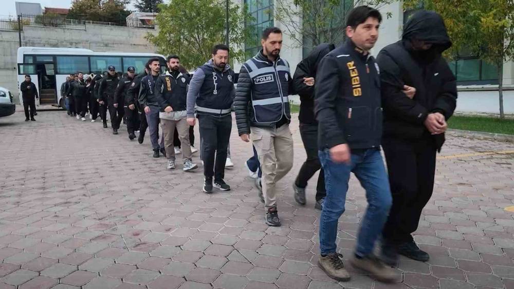 Milyarlık bahis ağının kara para &ccedil;arkı deşifre edildi: &Ouml;rg&uuml;tsel yapılanmaya 11 tutuklama

