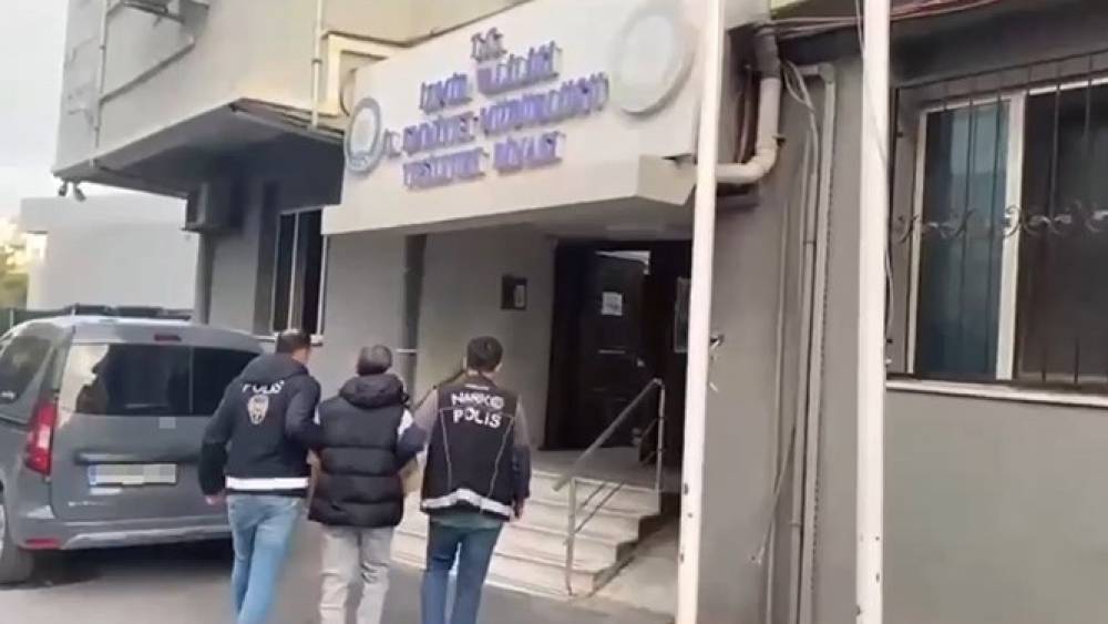 İzmir merkezli yasa dışı bahis operasyonunda 27 ş&uuml;pheli tutuklandı
