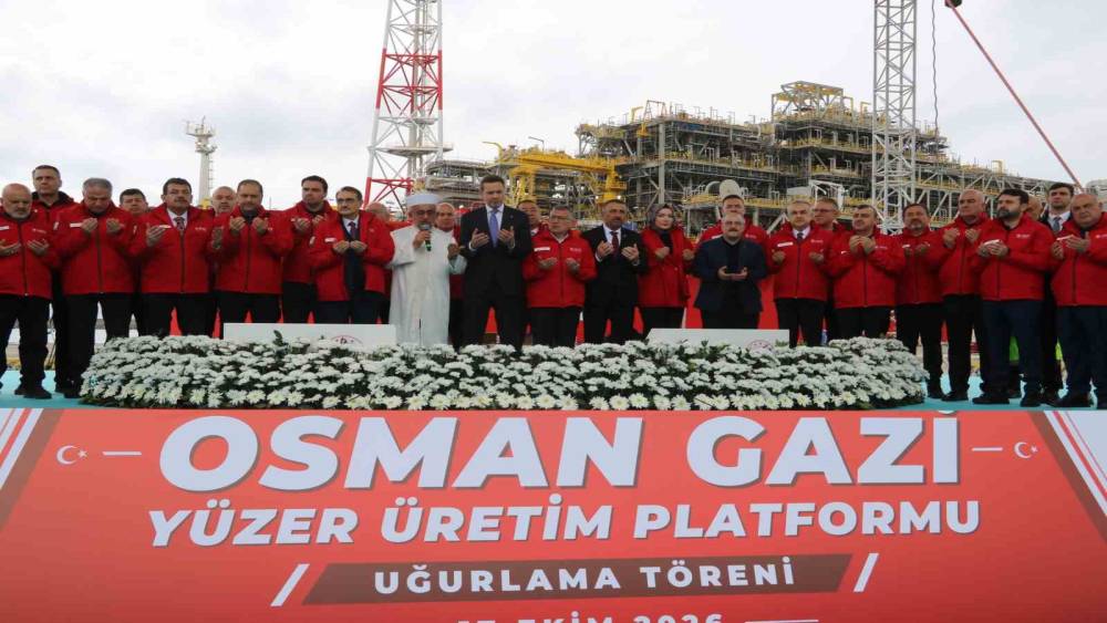 T&uuml;rkiye&rsquo;nin ilk y&uuml;zer doğalgaz işleme tesisi Osman Gazi, 20 yıl boyunca g&ouml;rev yapacağı Karadeniz&rsquo;e uğurlandı
