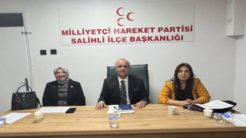 Salihli MHP g&ouml;rev dağılımı yaptı
