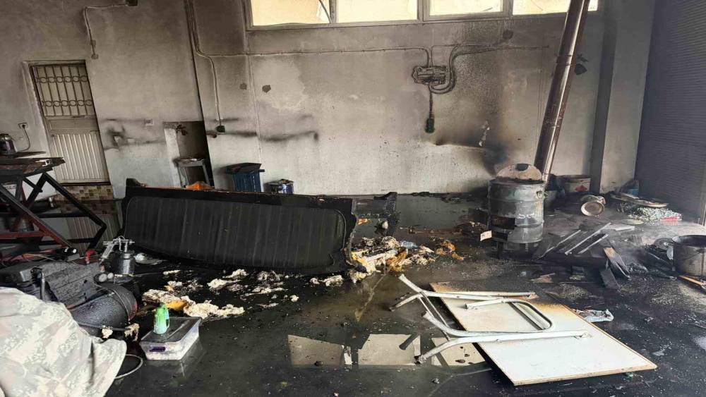 Osmaniye&rsquo;de devrilen ısıtıcı yangına neden oldu
