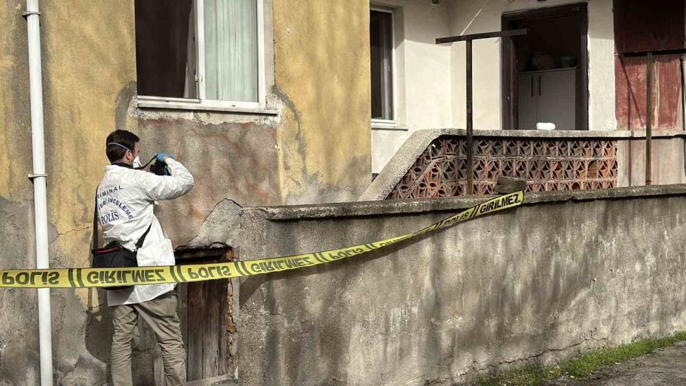 Karbonmonoksit zehirlenmesinden hayatını kaybetti
