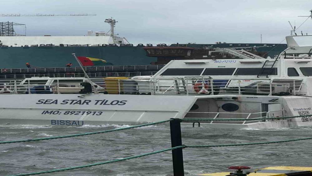 Yalova&rsquo;da tersaneye bağlı geminin 6 personeli i&ccedil;in kurtarma operasyonu
