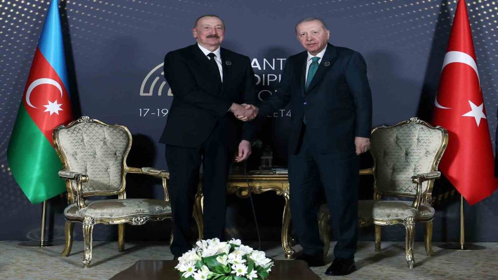 Cumhurbaşkanı Erdoğan, Azerbaycan Cumhurbaşkanı Aliyev ile bir araya geldi
