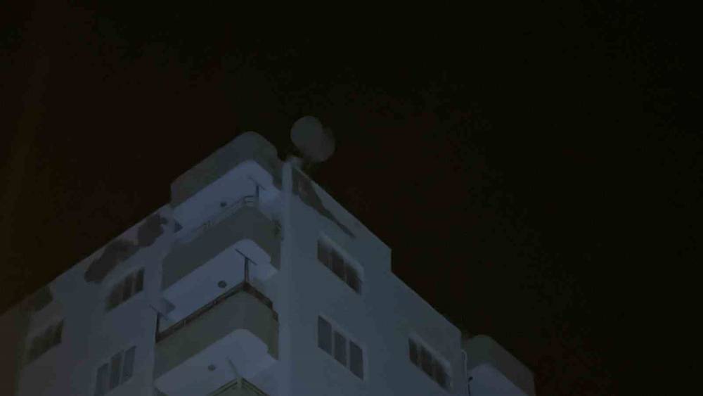 Şiddetli fırtına Osmaniye&rsquo;yi vurdu: G&uuml;neş enerjileri yerinden s&ouml;kt&uuml;
