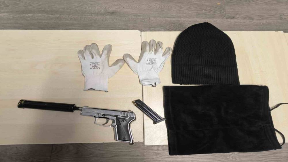 Arnavutk&ouml;y&rsquo;de bek&ccedil;ilerden operasyon: İşletmeyi kurşunlama girişimi engellendi
