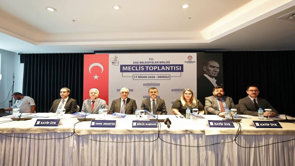 Ege Belediyeler Birliğinde Başkan &Ccedil;avuşoğlu g&uuml;ven tazeledi
