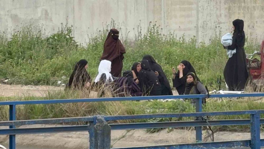 Sulama kanalına giren &ccedil;ocuk kayboldu, yakınları g&ouml;zyaşı d&ouml;kt&uuml;
