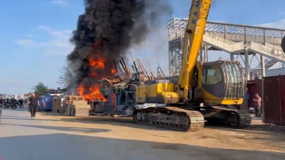 Edirne&rsquo;de hurdacılar sitesinde &ccedil;ıkan yangın korkuttu
