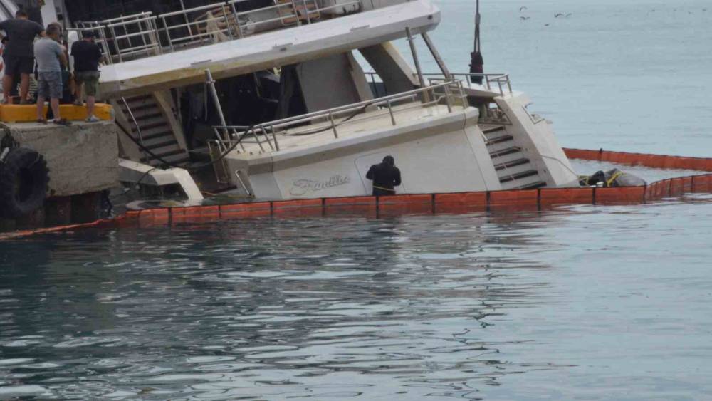 Sinop&rsquo;ta yan yatan l&uuml;ks yatta kurtarma mesaisi
