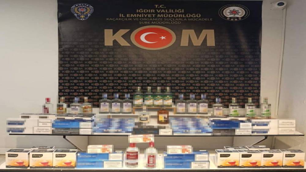 Iğdır&rsquo;da yolcu otob&uuml;slerinde ka&ccedil;ak &uuml;r&uuml;n operasyonu
