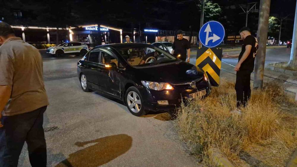Eskişehir&rsquo;de otomobil ile ticari taksi &ccedil;arpıştı
