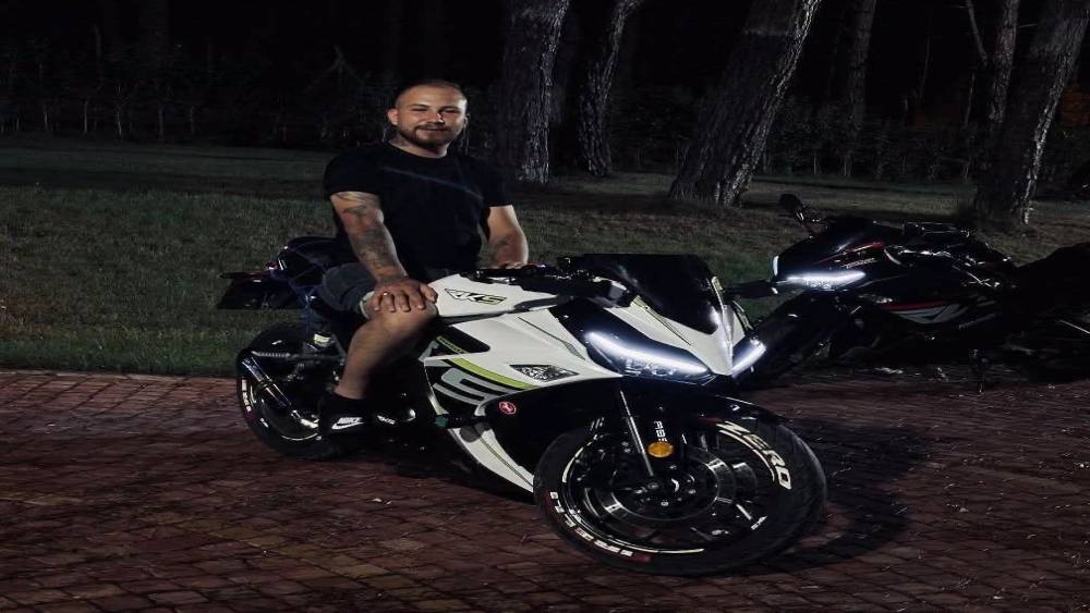 Kontrolden &ccedil;ıkan motosikletin s&uuml;r&uuml;c&uuml;s&uuml; kurtarılamadı
