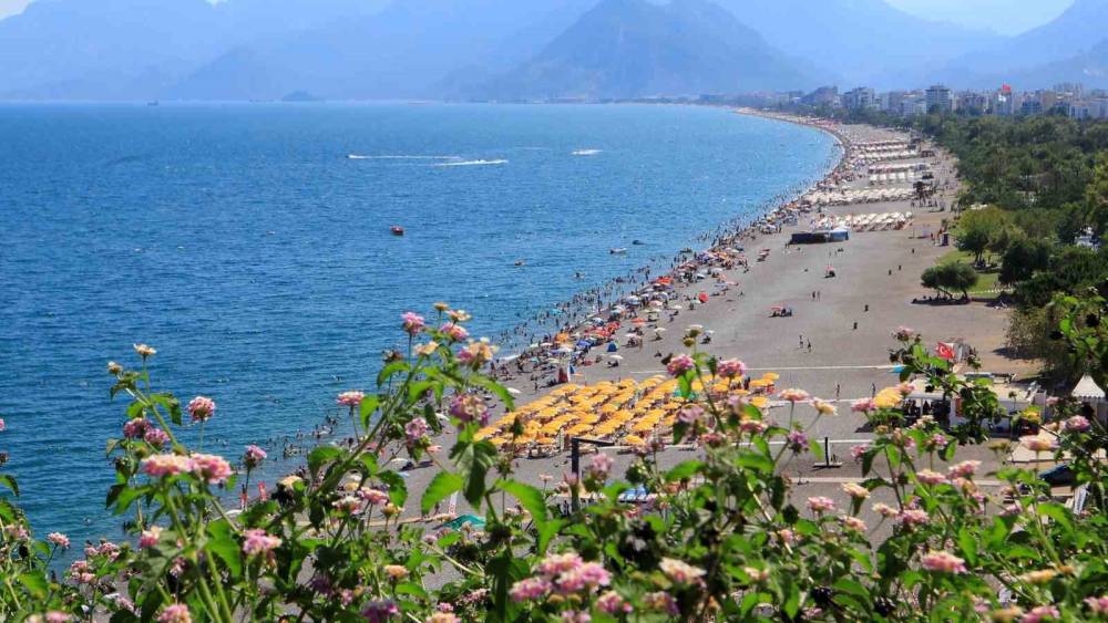 Turizmin başkenti ağustosta nitelikli tesislerde y&uuml;zde 95 doluluğa ulaştı
