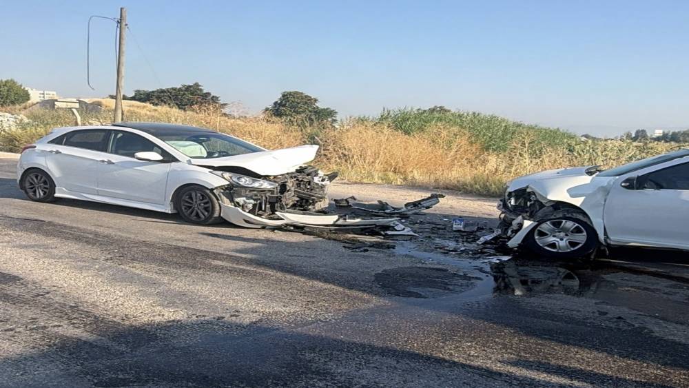 Eskişehir&rsquo;de 2 ara&ccedil; kafa kafaya &ccedil;arpıştı
