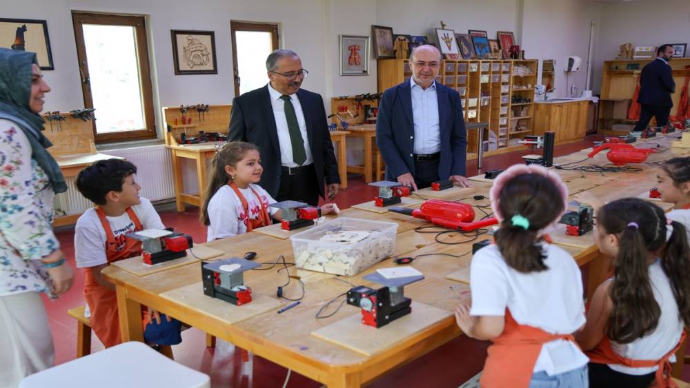 Başkan Pekyatırmacı: "&Ccedil;ocuklarımızın gelişimine &ccedil;ok y&ouml;nl&uuml; katkı sunuyoruz"
