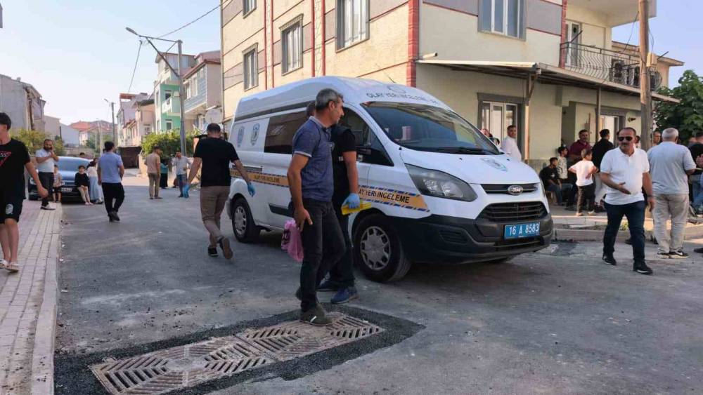 İneg&ouml;l&rsquo;de husumetli gruplar arasında silahlı kavga: 2 yaralı
