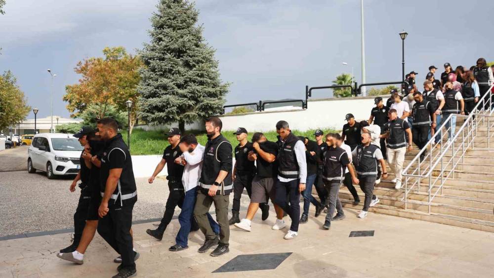 &lsquo;Sokaklar G&uuml;vende&rsquo; operasyonunda 13 tutuklama
