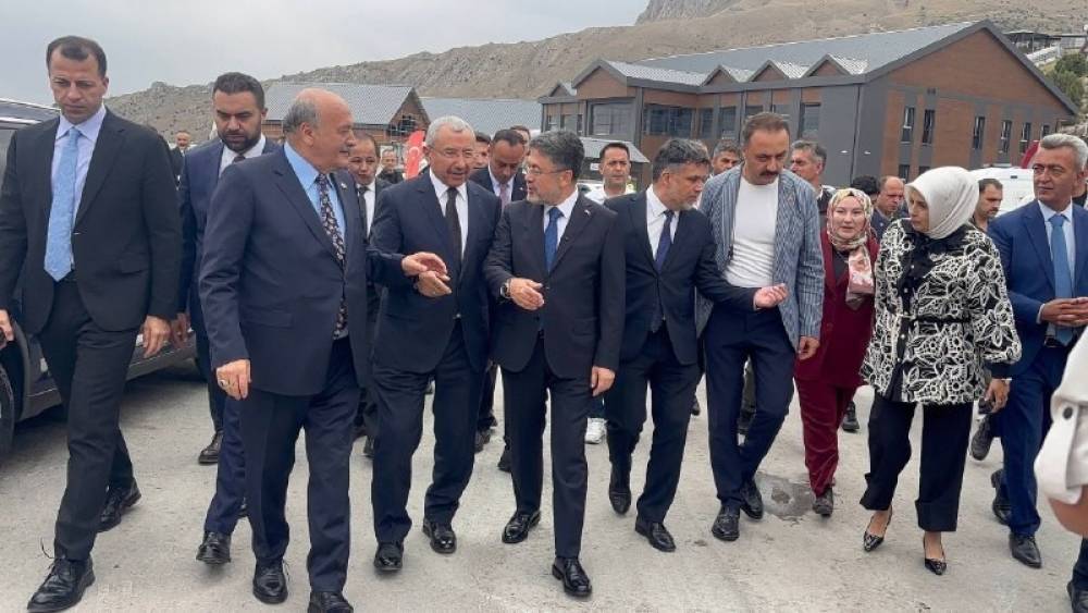 Bakan Yumaklı: "Doğu ve G&uuml;neydoğu i&ccedil;in yeni tarım eylem planı a&ccedil;ıklanacak"
