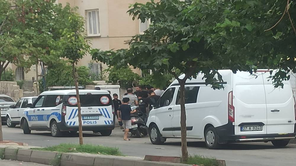 Annesiyle tartışırken havaya ateş etti, olanları izleyen balkondaki kadın yaralandı
