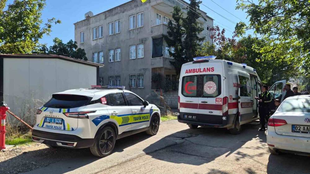 Adıyaman&rsquo;da otomobilin &ccedil;arptığı &ccedil;ocuk yaralandı
