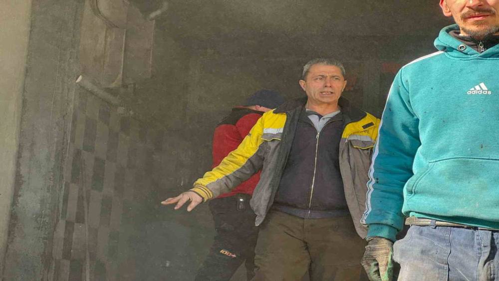 Bolu&rsquo;da oto kuaf&ouml;r d&uuml;kkanında &ccedil;ıkan yangın paniğe neden oldu
