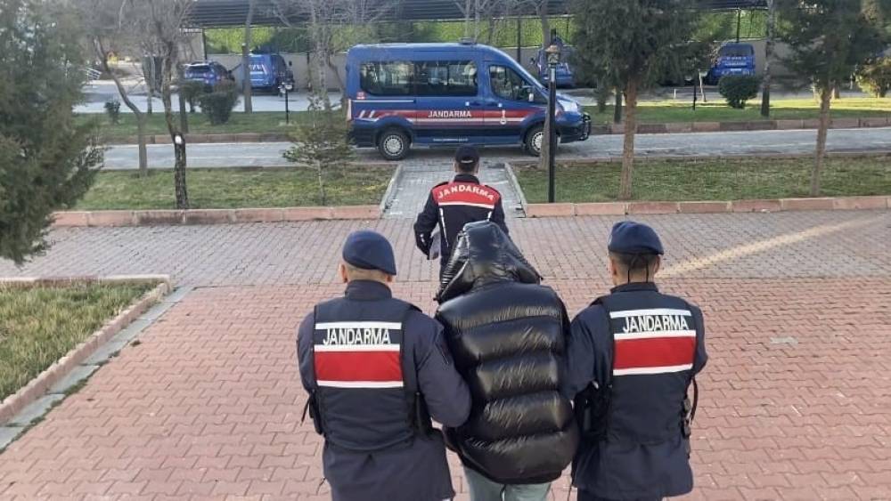 Jandarmadan uyuşturucu tacirine baskın: 1 tutuklama
