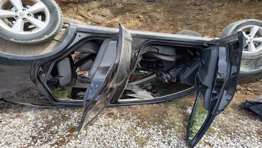 Sinop&rsquo;ta kontrolden &ccedil;ıkan ara&ccedil; takla attı
