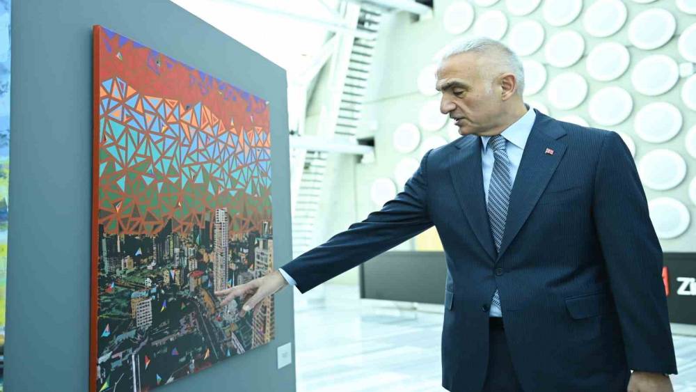 T&uuml;rk D&uuml;nyası Turizm Başkenti se&ccedil;ilen Ankara&rsquo;da resim sergisi
