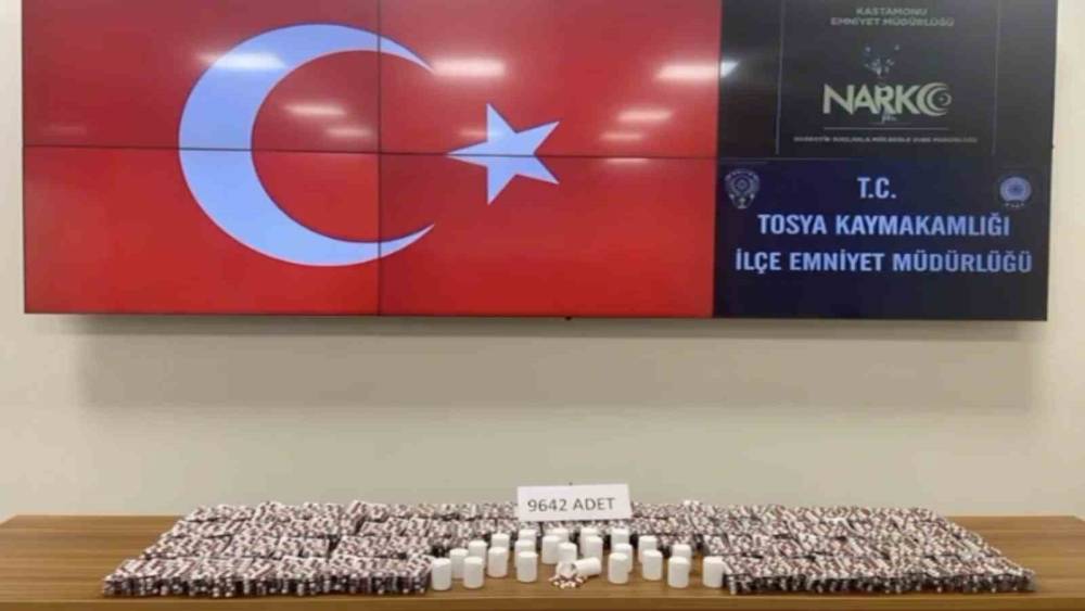 Kastamonu&rsquo;da 9 bin 642 adet sentetik ecza hapı ele ge&ccedil;irildi
