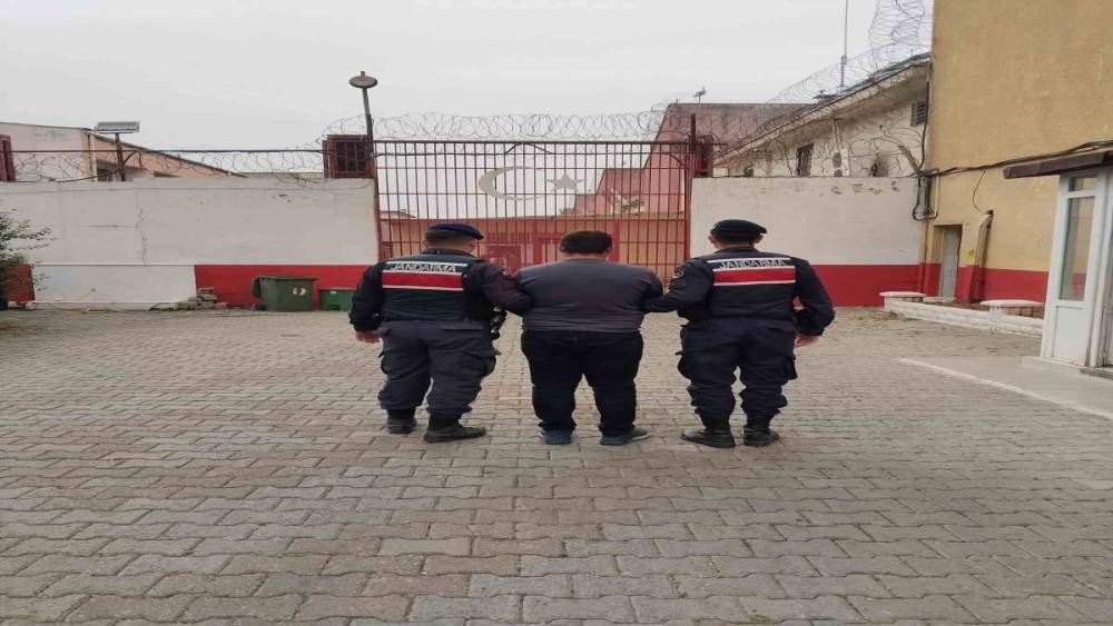 Aydın&rsquo;da aranan h&uuml;k&uuml;ml&uuml; JASAT&rsquo;tan ka&ccedil;amadı
