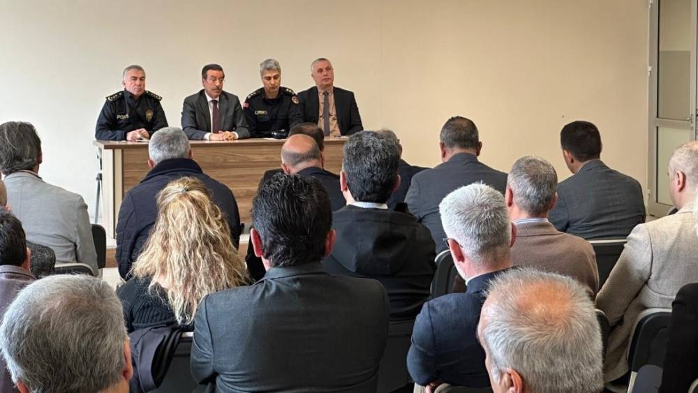 Burhaniye&rsquo;de okul g&uuml;venliği toplantısı yapıldı
