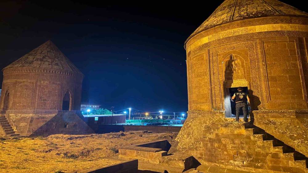 Ahlat&rsquo;ta tarihi mekanlarda g&uuml;venlik denetimi
