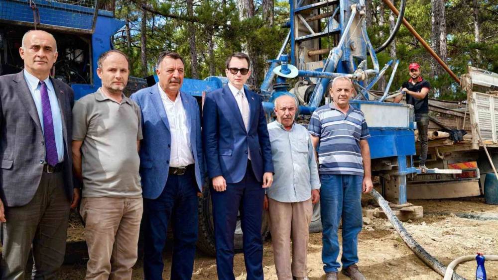 Hisarcık Aşağı Yoncaağa&ccedil; k&ouml;y&uuml;n&uuml;n su ihtiyacı i&ccedil;in sondaj &ccedil;alışması s&uuml;r&uuml;yor

