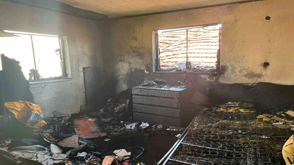 Yalva&ccedil;&rsquo;ta ev yangını: 1 kişi dumandan etkilendi
