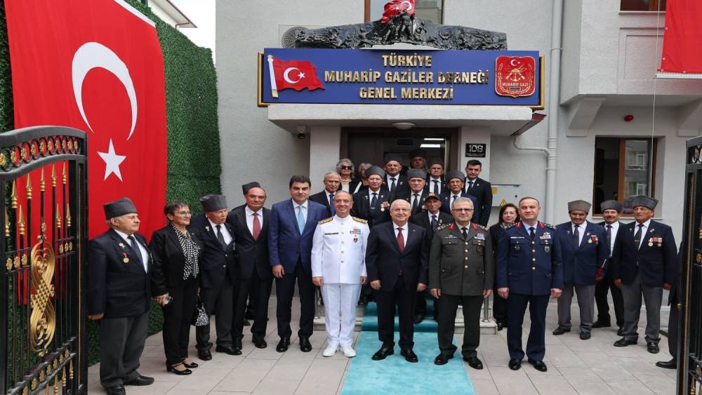 Bakan G&uuml;ler: "Gazilik, şanlı tarihimizde b&uuml;y&uuml;k bir şeref ve onur vesilesi olarak g&ouml;r&uuml;lm&uuml;şt&uuml;r"
