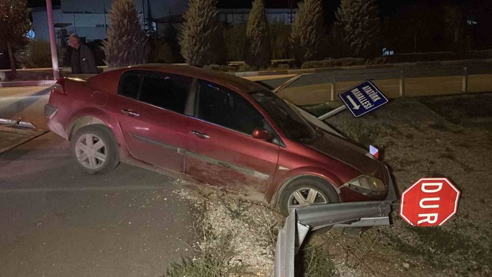 Karaman&rsquo;da bariyerlere &ccedil;arpan otomobilin plakasına 46 bin lira ceza
