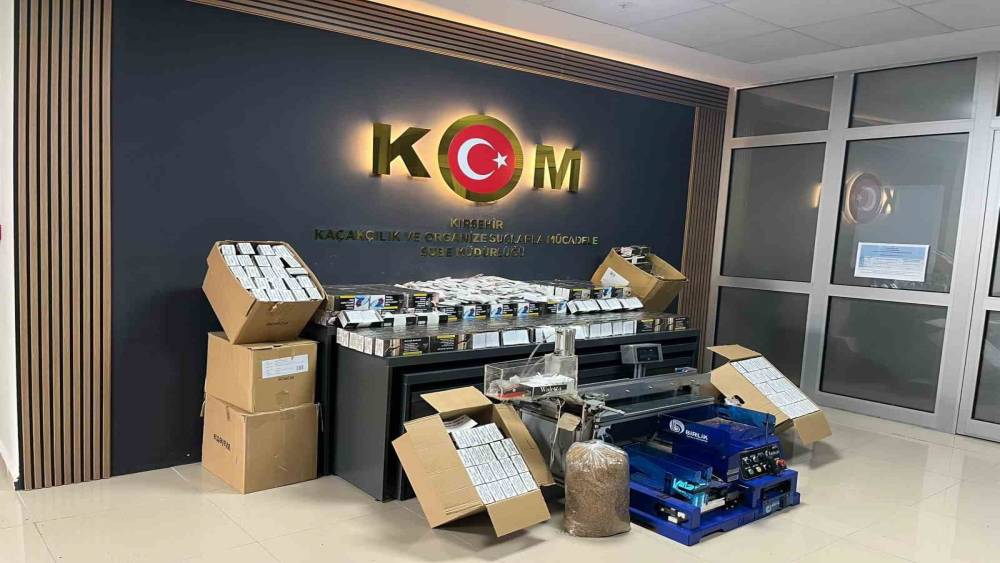 Kırşehir&rsquo;de ka&ccedil;ak t&uuml;t&uuml;n operasyonu: 142 bin 600 makaron ele ge&ccedil;irildi
