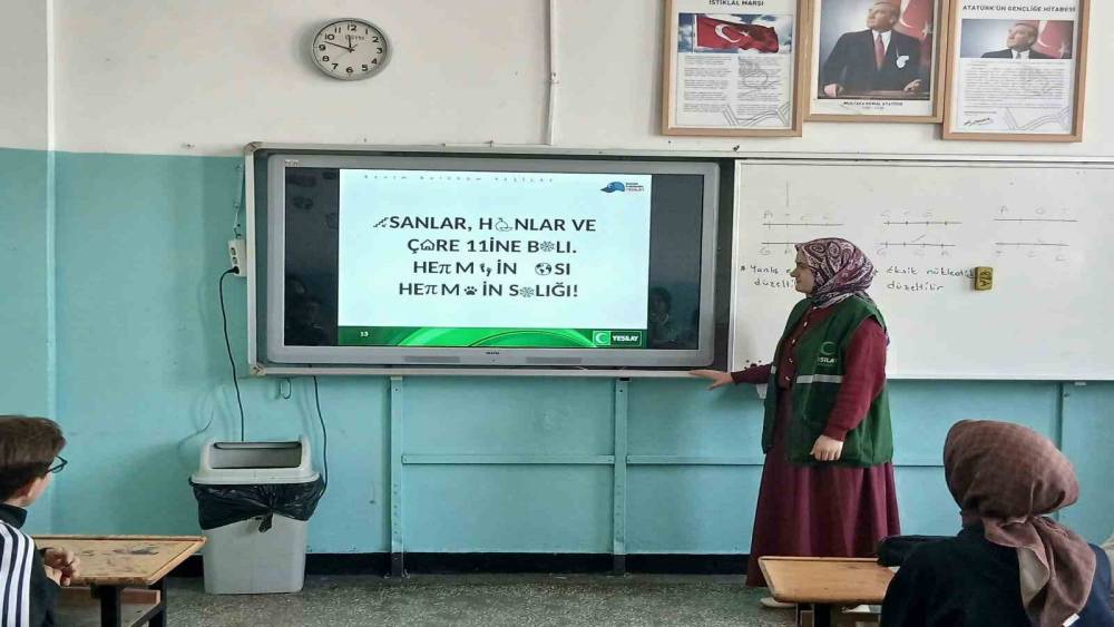 Yeşilay Kars Şubesi&rsquo;nden &ouml;ğrencilere sağlıklı yaşam sunumu
