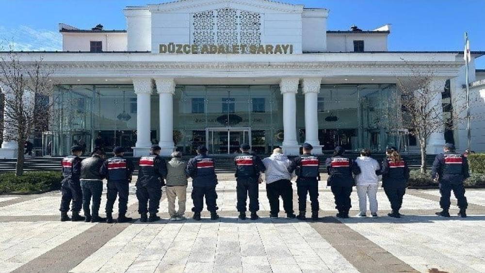 D&uuml;zce&rsquo;de 12 bin 700 kişi sorgulandı, 45 aranan şahıs yakalandı
