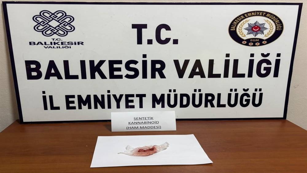 Manyas&rsquo;ta uyuşturucu operasyonu: 2 ş&uuml;pheli g&ouml;zaltına alındı
