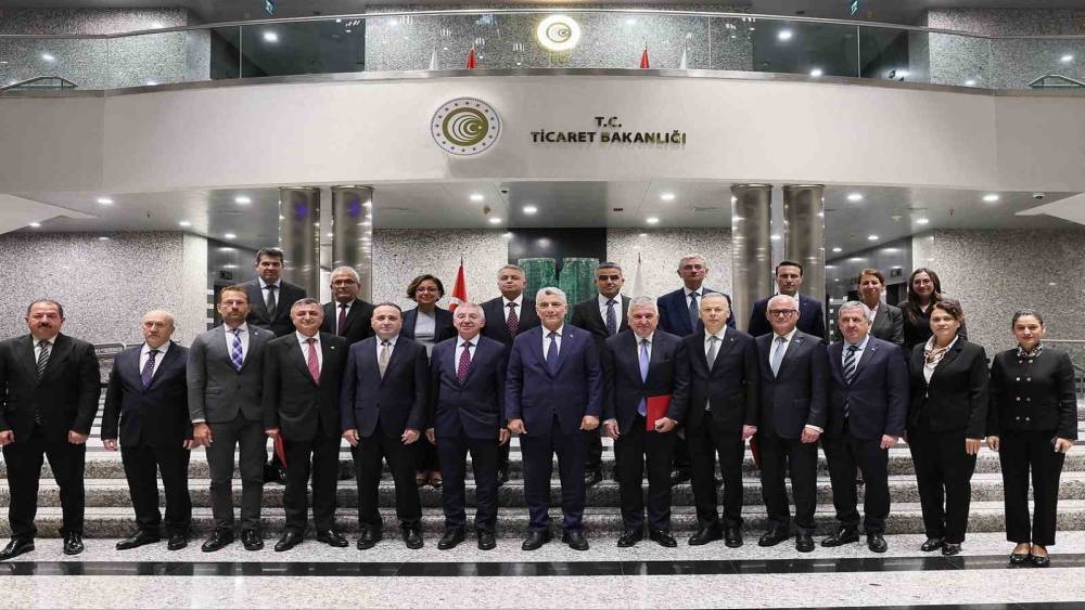 Bakan Bolat: "T&uuml;rk otomotiv sanayisinin Avrupa Birliği&rsquo;nin Sanayi Hızlandırma Yasası Taslağı&rsquo;na d&acirc;hil edilmesi i&ccedil;in girişimlerimizi s&uuml;rd&uuml;receğiz"
