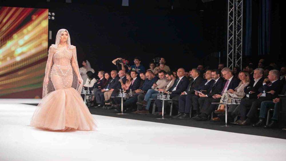 IF Wedding Fashion İzmir&rsquo;e g&ouml;rkemli a&ccedil;ılış
