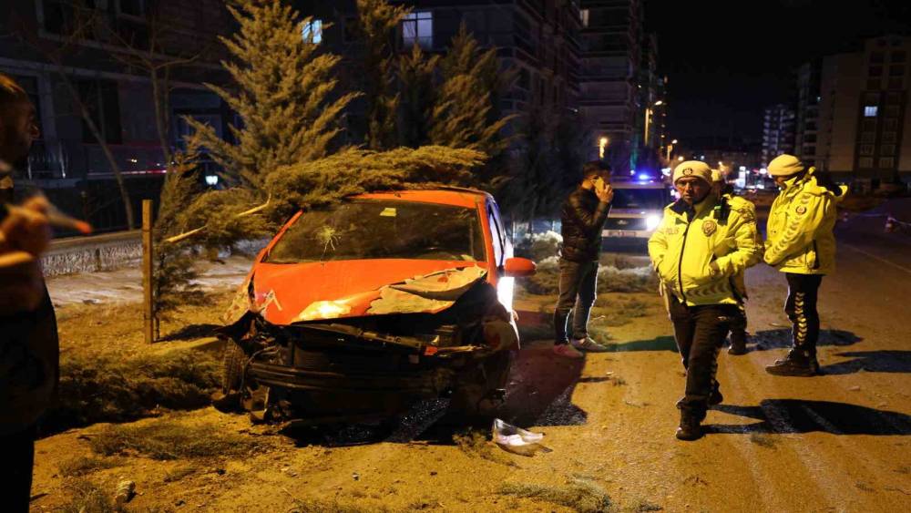 Kaza yapan alkollü sürücü, polise ecel teri döktürdü
