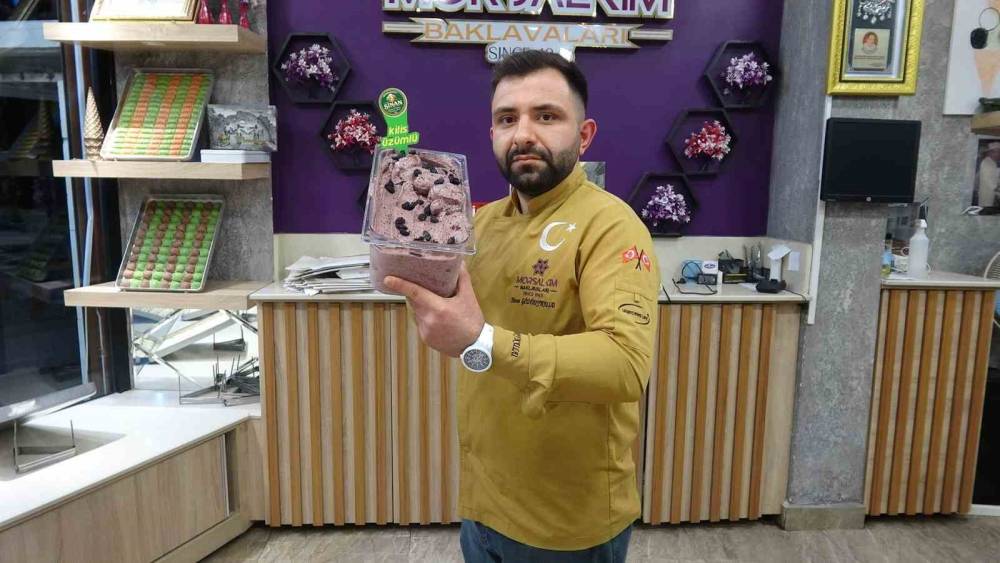 Kilis&rsquo;in &rsquo;horoz karası&rsquo; &uuml;z&uuml;m&uuml; dondurmaya d&ouml;n&uuml;şt&uuml;
