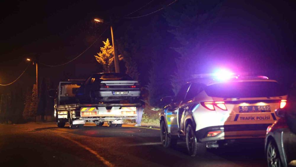 Hem aracı, hem de arkadaşını bırakıp ka&ccedil;tı, 205 bin lira cezadan kurtulamadı
